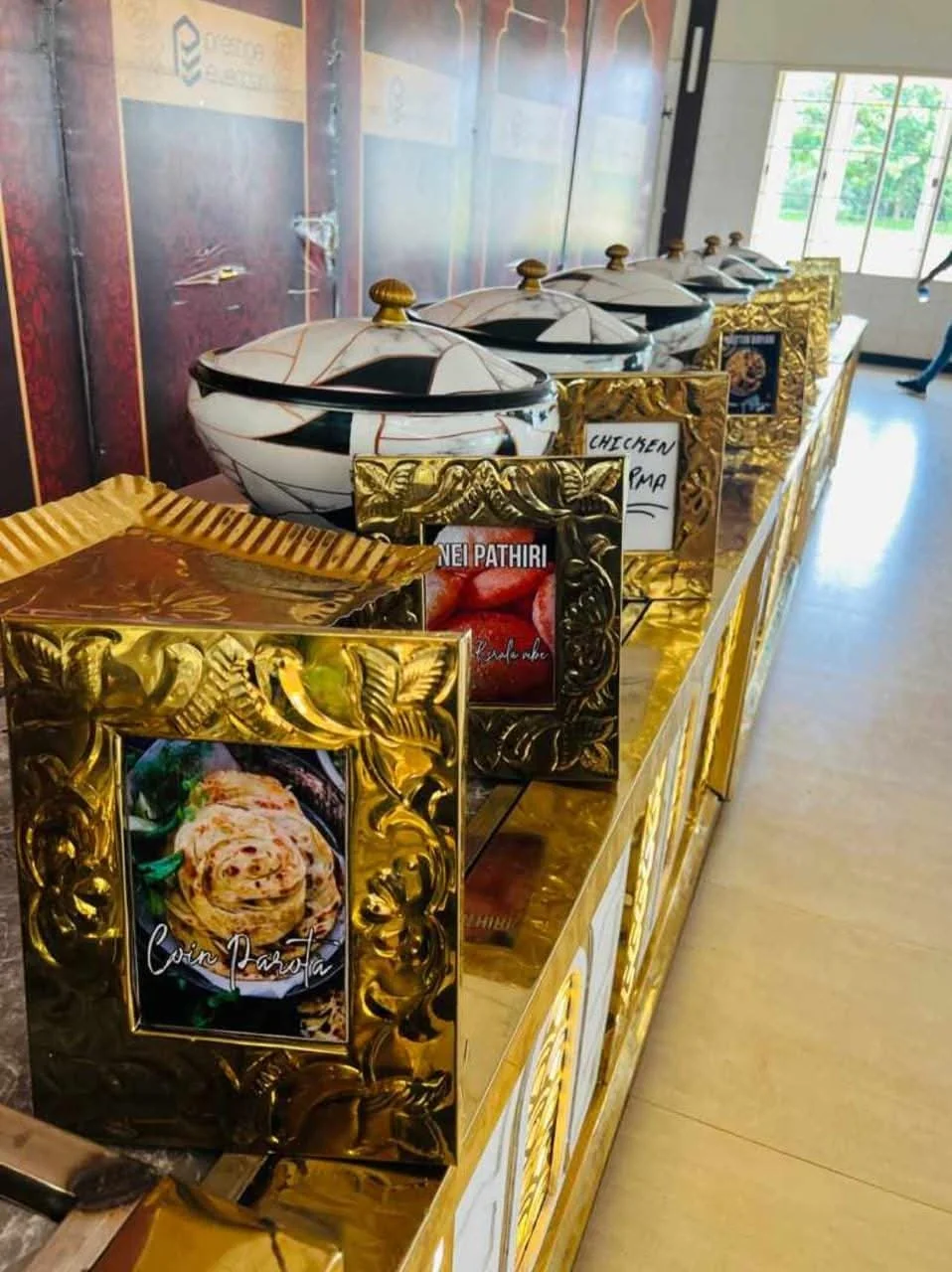 Decorated food service station and containers